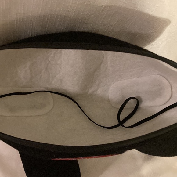 DISNEY Oswald The Lucky Rabbit Hat w Ears Limited Edition never worn - Picture 3 of 4